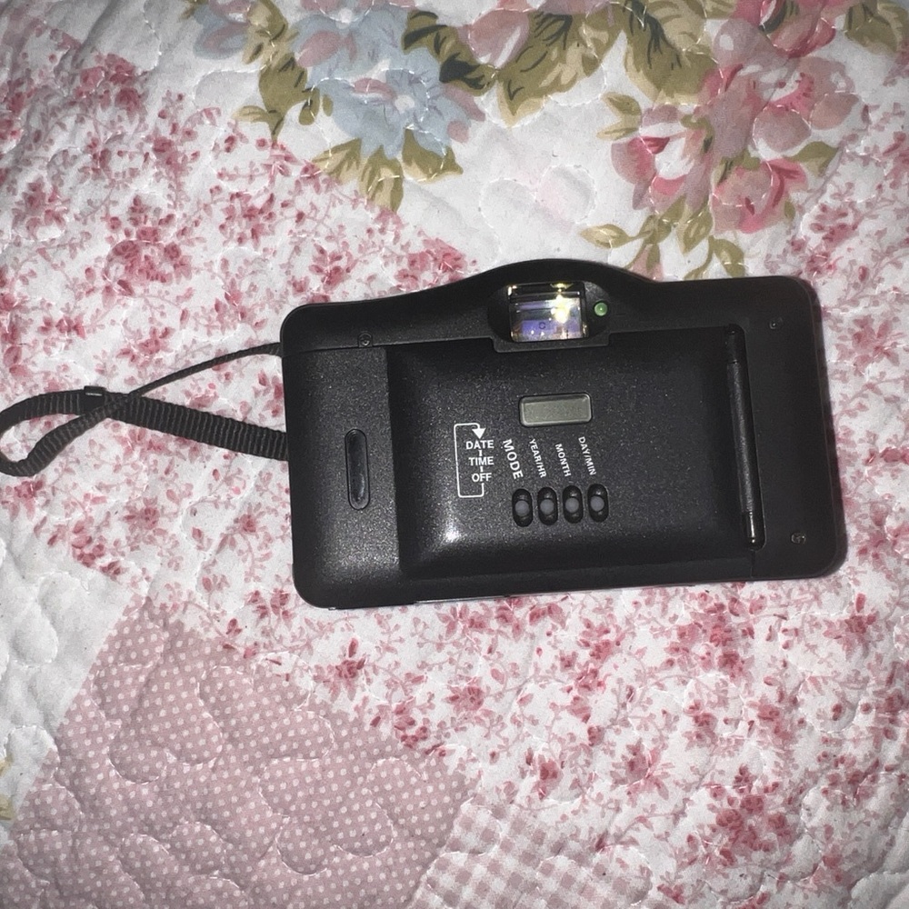 Bell Howell silver camera - Picture 2 of 2